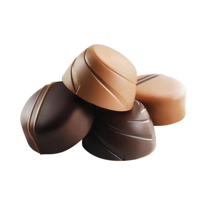 schachtel mit 16 grand cru schokoladen dunkle und milchschokolade durch valrhona